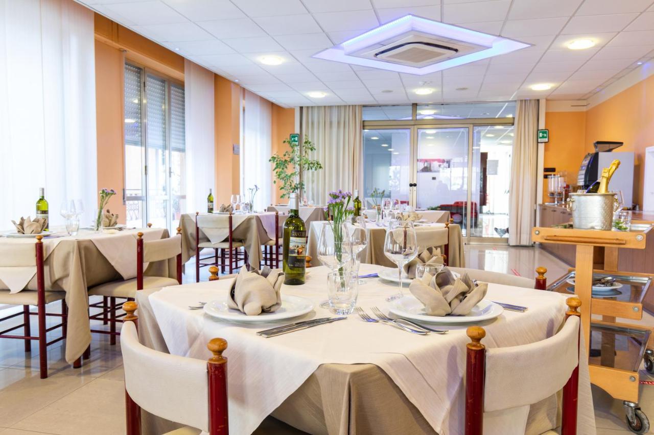 Xxv Aprile Casa Per Ferie Hotel Albenga Kültér fotó