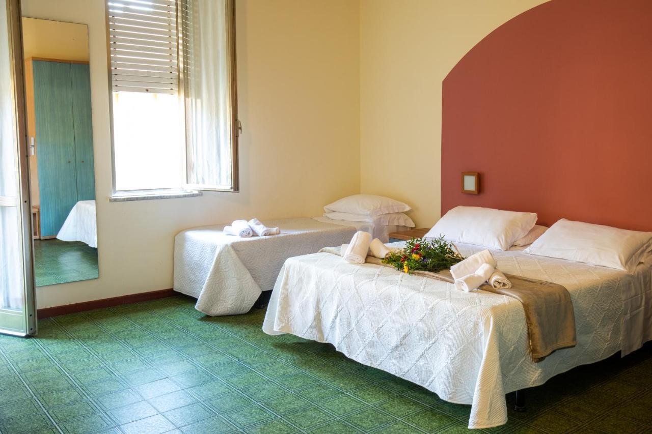 Xxv Aprile Casa Per Ferie Hotel Albenga Kültér fotó