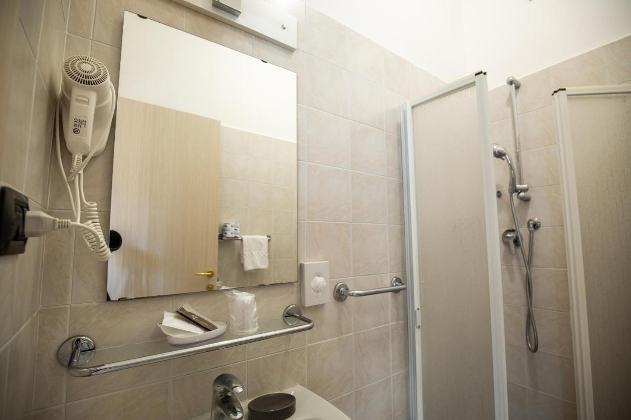 Xxv Aprile Casa Per Ferie Hotel Albenga Kültér fotó